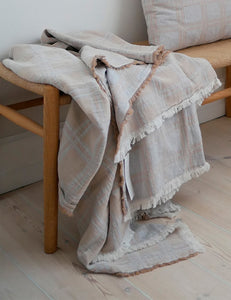 Elvang Denmark Dahlia throw Throw Light grey